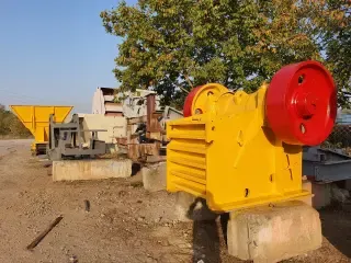 Щековая дробилка 400х900