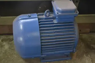 Двигатель ДЭ-812 100 кВт, 305В, 360А, 750 об/мин IM1004
