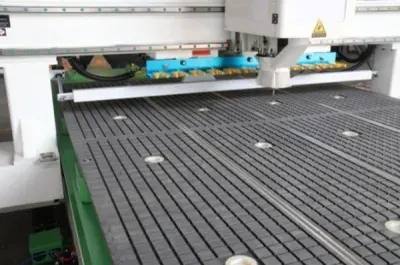 Фрезерно-гравировальный станок с ЧПУ и вакуумной подготовкой WoodTec СН-2030W PRO