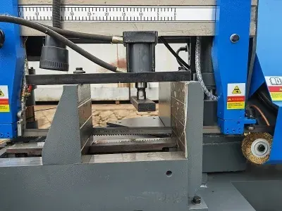 MetalTec BS 400 CZ ленточнопильный станок c поворотом пильного модуля под углом до 60°