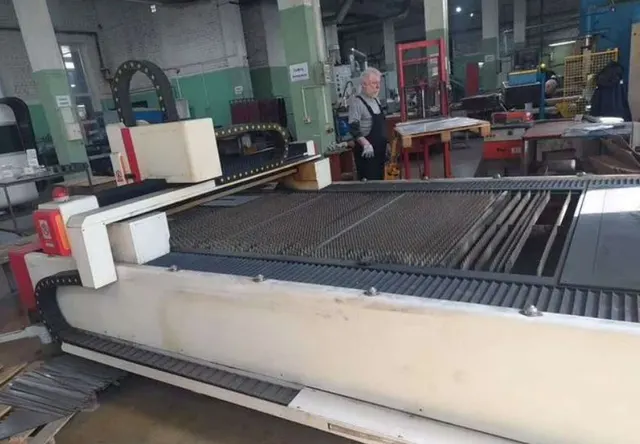 Станок лазерной резки металла LF-3015L