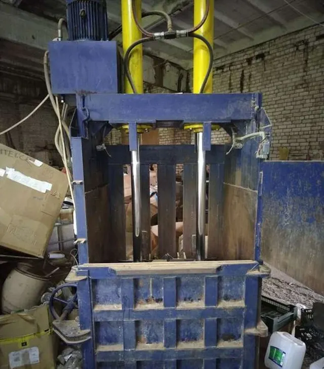 Пресс пакетировочный для макулатуры, 30 тонн