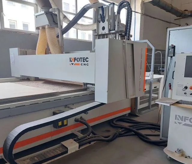 Обрабатывающий центр CNC infotec 3121 PRO PLUS с ЧПУ