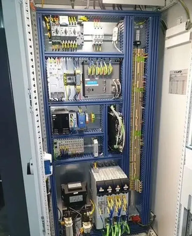 Пресс листогибочный гидравлический LVD PPED 165/30