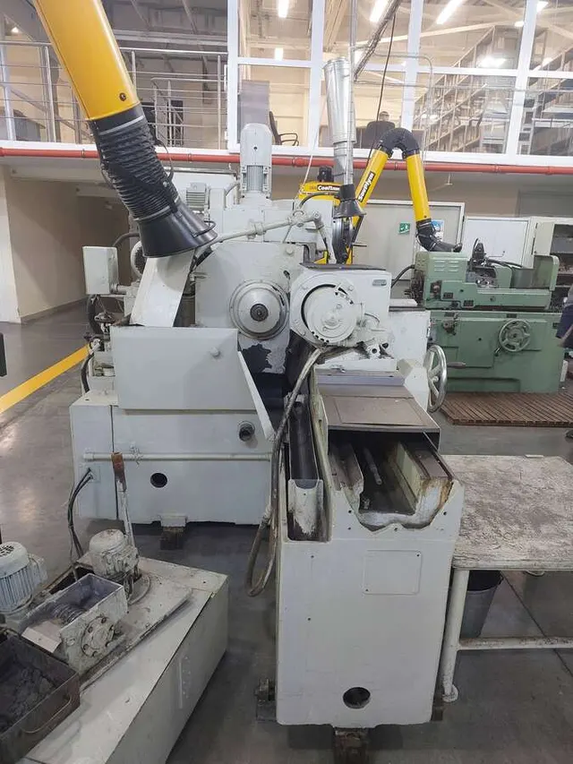 Станок круглошлифовальный 3М152В