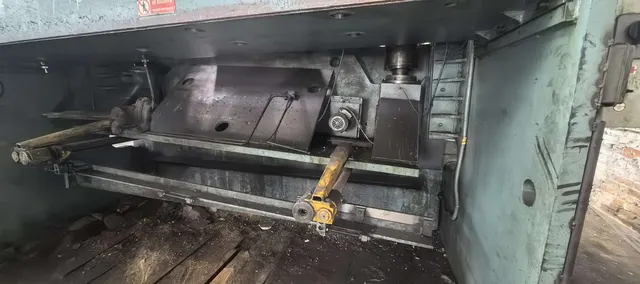 Гильотина гидравлическая Strojarne Piesok CNTA-315
