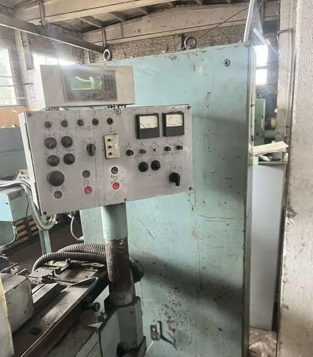 Круглошлифовальный станок ЗМ153