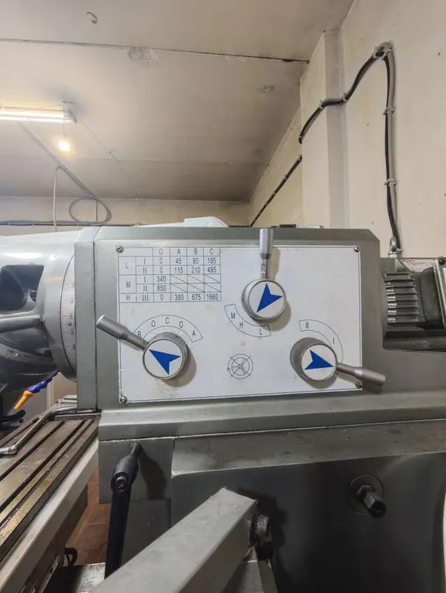 Станок фрезерный универсальный JET JUM-1153VXL DRO