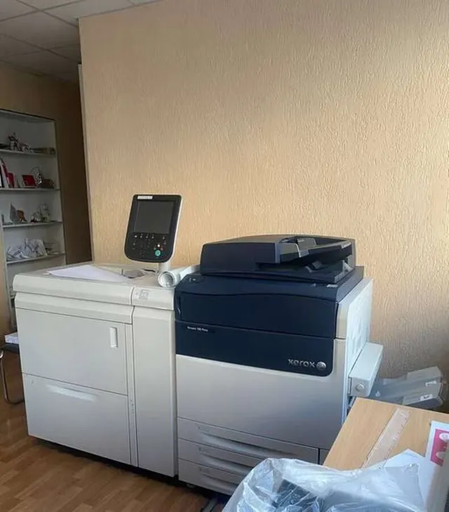 МФУ Xerox Versant V180