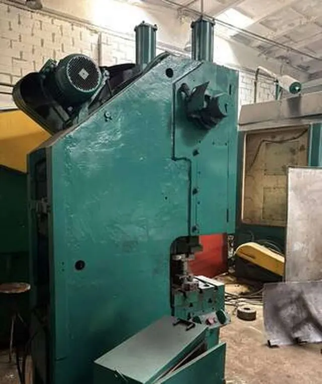 Пресс кривошипный КИ2128М, 63 тонны