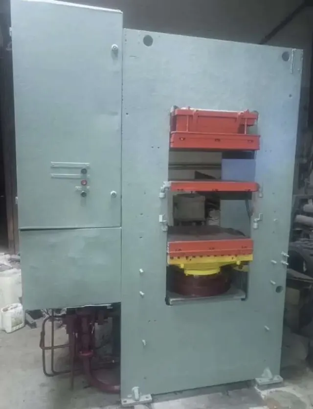 Пресс вулканизационный 250-600