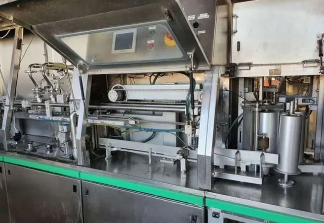 Автомат розлива жидких продуктов в упаковку Кувшин
