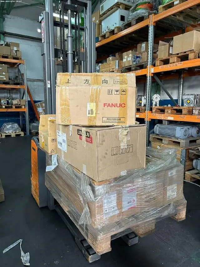 Роботизированная сварочная станция FANUC M-710iC
