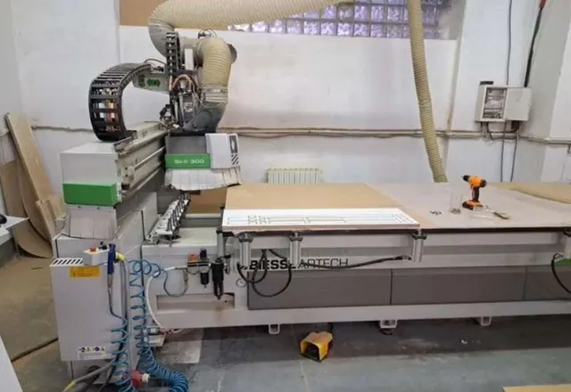 Обрабатывающий центр с ЧПУ Biesse Artech Skill 300