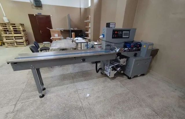 Горизонтально-упаковочная машина Bronkomatic-250-350X-Servo3