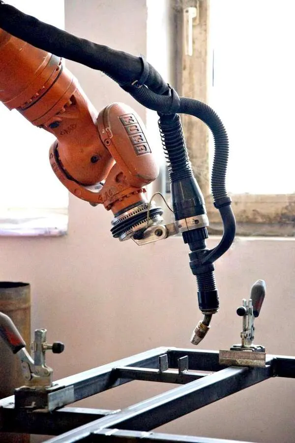 Робот-манипулятор KUKA KR 30 L16-2