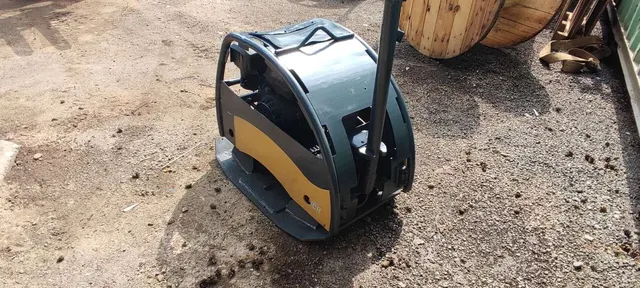 Виброплита бензиновая реверсивная Batmatic CR5570