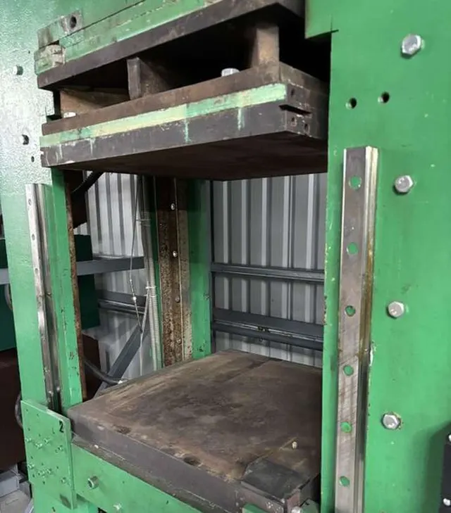 Пресс вулканизационный 250 тонн