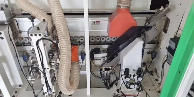Кромкооблицовочный станок Woodtec EdgeMatic 600