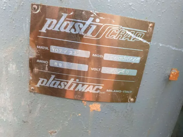 Дробилка для пластика Plastiskrap DE 600HP40