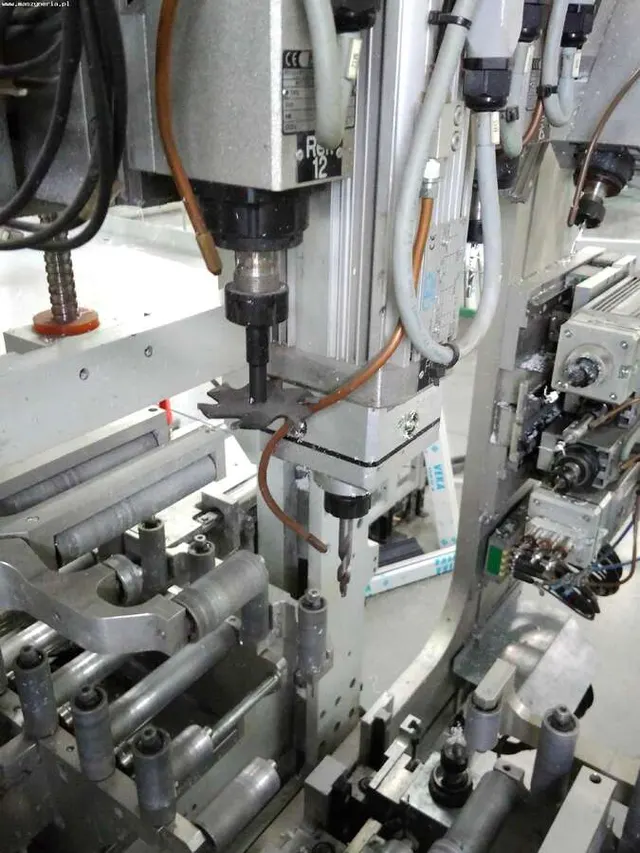 Обрабатывающий центр для профилей FOM INDUSTRIE