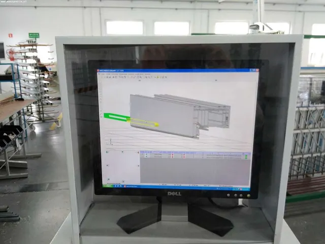Обрабатывающий центр для профилей FOM INDUSTRIE