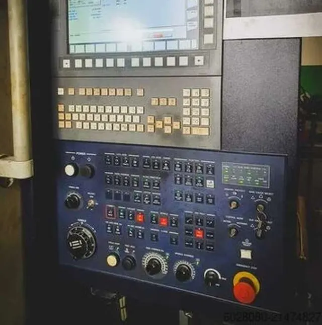 Обрабатывающий центр Hwacheon HI-TECH 230B
