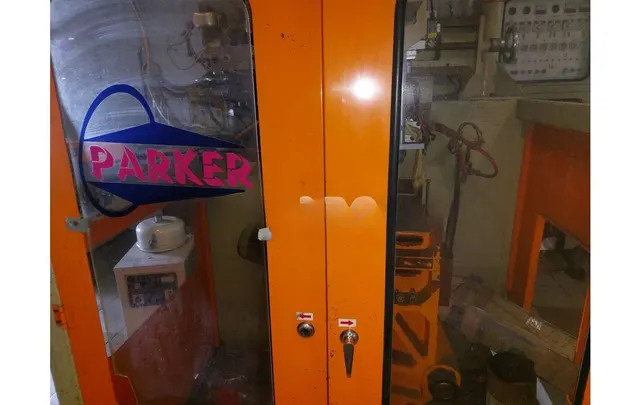 Машина выдувного литья Parker PK65DV-PE Тайвань