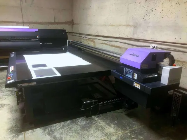 Планшетный УФ-принтер Mimaki JFX200-2513 2015г.