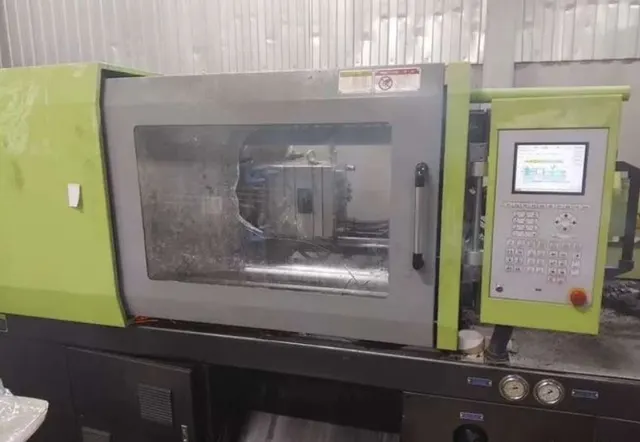 Термопластавтоматы Titan и Plastic Machiner