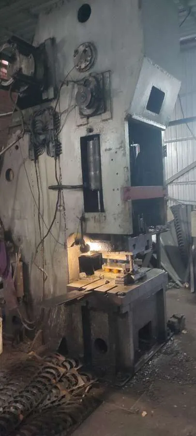 Пресс кривошипный, 160 тонн