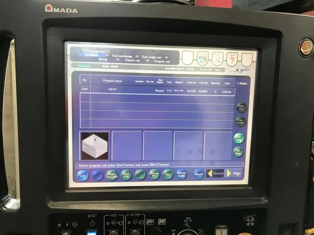 Пресс листогибочный Amada Astro 100-3 с роботом