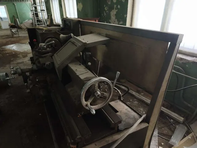 Станок токарно-винторезный МК6056