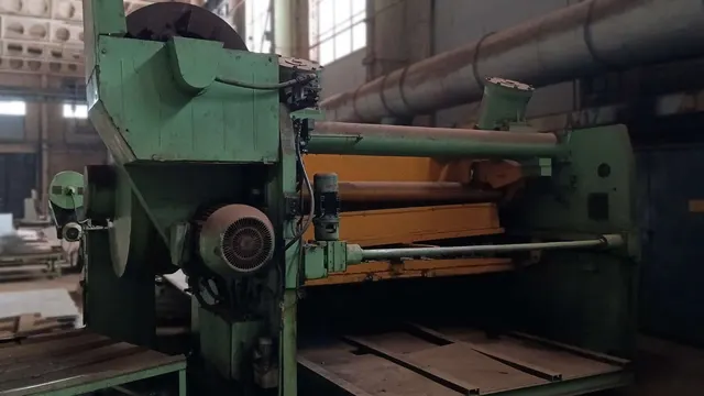 Гильотинные ножницы НА3225