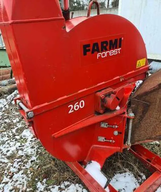 Щепорубильная машина Farmi Forest 260