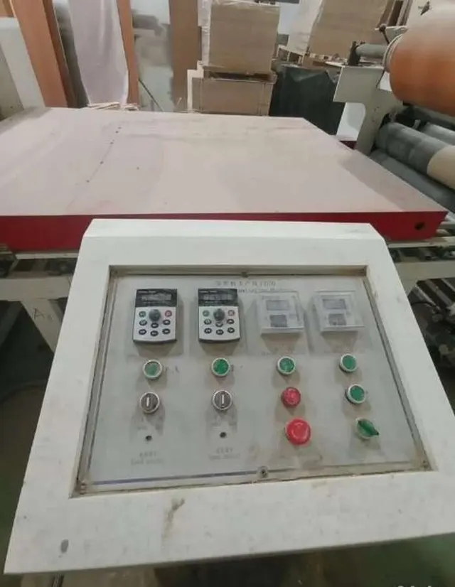 Линия каширования Zhangjiagang LG1350TZ-D2 Китай