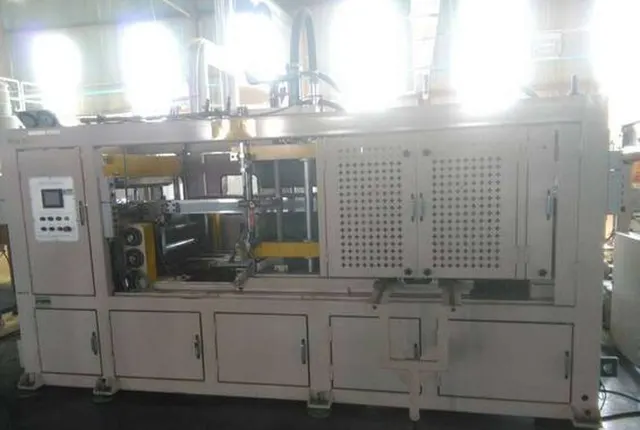 Машина для формования пластмассы VKP-800/600FTI