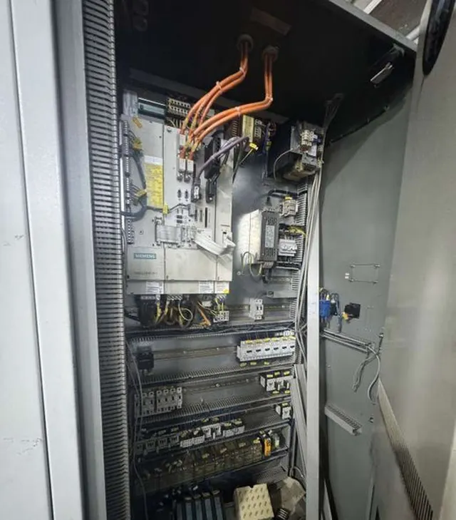 Обрабатывающий центр DECKEL MAHO DMC63V с ЧПУ