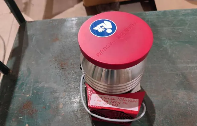 Турбомолекулярный насос Pfeiffer Vacuum HiPace 300