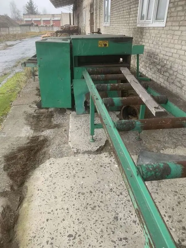 Обрезной станок Mebor трехпильный