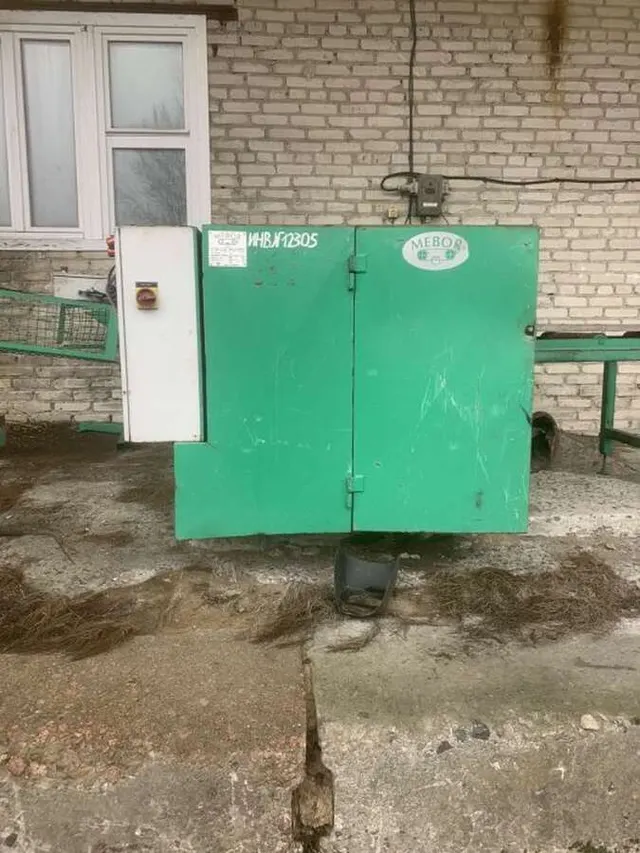 Обрезной станок Mebor трехпильный