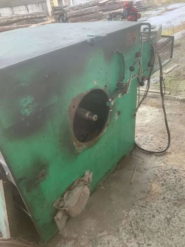 Обрезной станок Mebor трехпильный