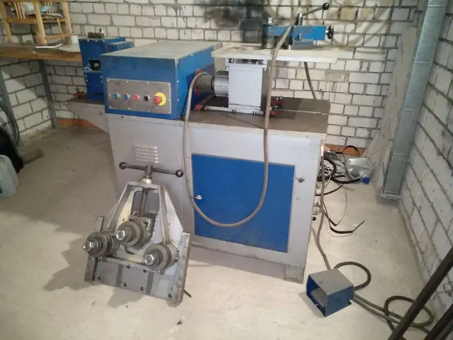 Универсальный станок UMT-04