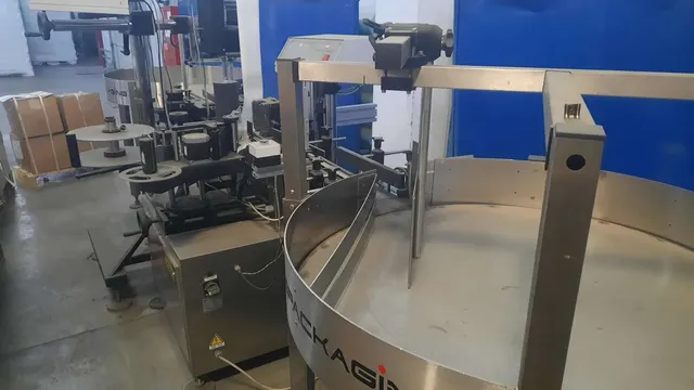 Этикетировочная машина Saturno Simply 2T Италия