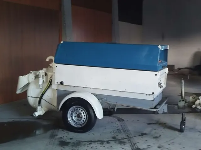 Бетононасос Atlas copco (bunker -tragen), 2005 г. г.в.