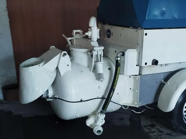 Бетононасос Atlas copco (bunker -tragen), 2005 г. г.в.