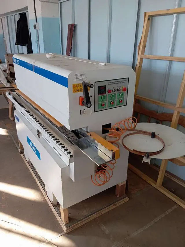 Кромкооблицовочный станок MFK 203