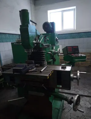 Станок универсально-фрезерный УФ-320 с УЦИ