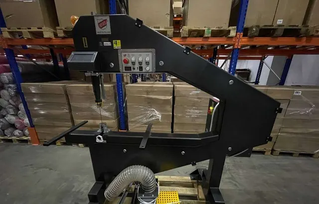 Машина раскройная ленточная Rexel R750/1000