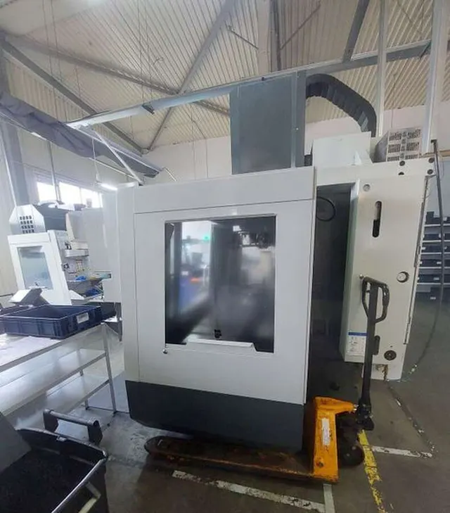 Обрабатывающий центр Haas VF-2 с ЧПУ